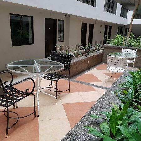Heart Of The City Studio With Balcony Davao City Kültér fotó